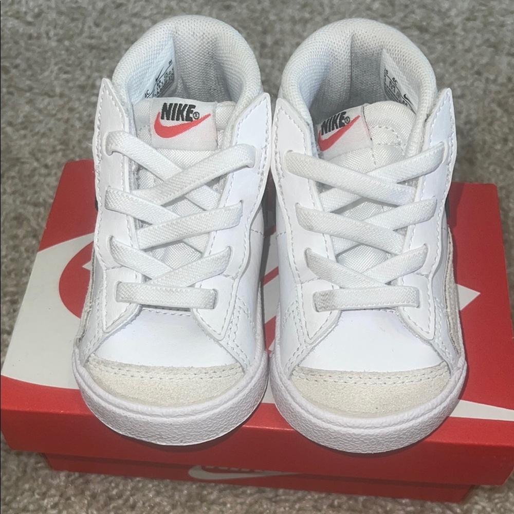 Nike Blazer Mid ‘77 White Sneakers size 4C